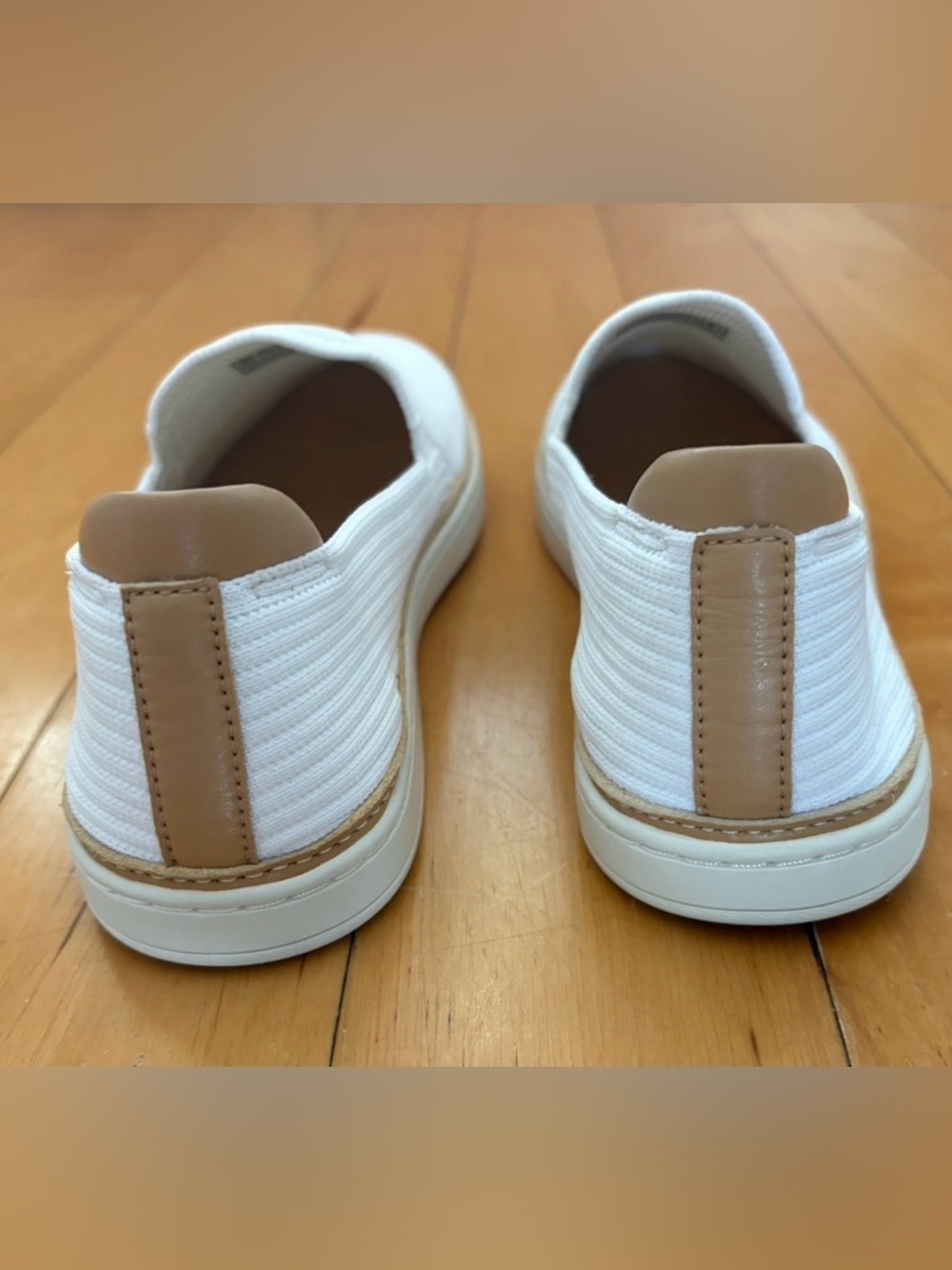 New UGG Sz 6.5 6 1/2 Women's Sammy Slip On White Rib Knit Minimalist Comfort - Picture 11 of 16